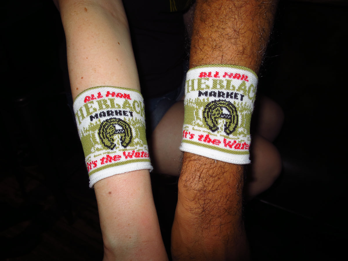 Oh, limpia wristband