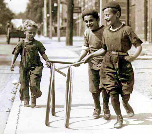nenos-xogando-en-1922