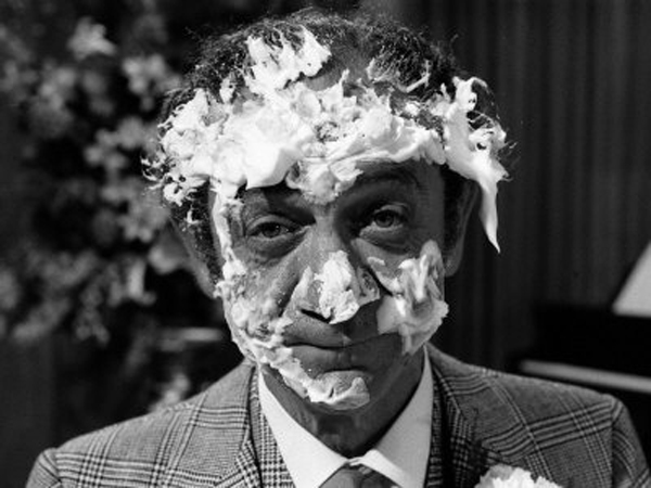 sid-james-after-having-cream-cake-thrown-at-face-films-carry-on-loving-film-1970